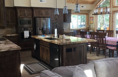 Lake Almanor Country Club House | nLAKEFRONT OASIS with Private Dock and Buoy!