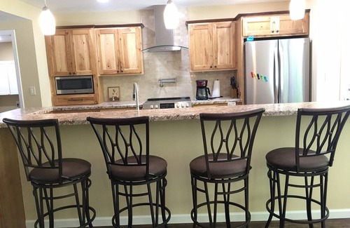 Pymatuning Central Cottage | nLakeside Boating Cottage