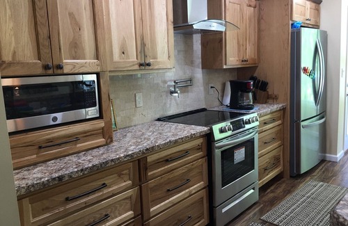 Pymatuning Central Cottage | nLakeside Boating Cottage