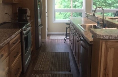 Pymatuning Central Cottage | nLakeside Boating Cottage