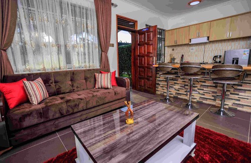 Kampala Cottage | nLucian Cottages: 2 bedroom peaceful retreat in Munyonyo