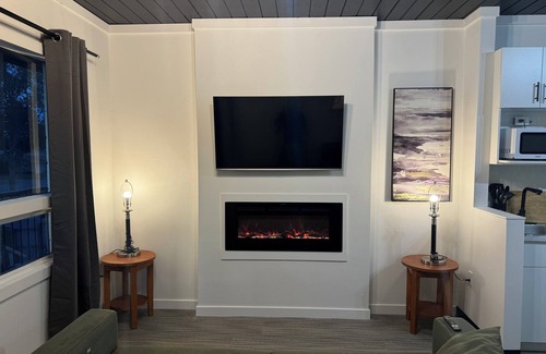 Northeast Edmonton Apartment | nMonthly Disc | Fast Wi-Fi -13