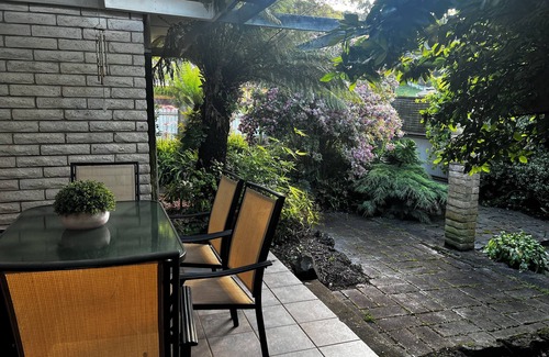 Camperdown House | nMOUNTVIEW residence is a gorgeous renovated house at the bottom of Mount Leura.