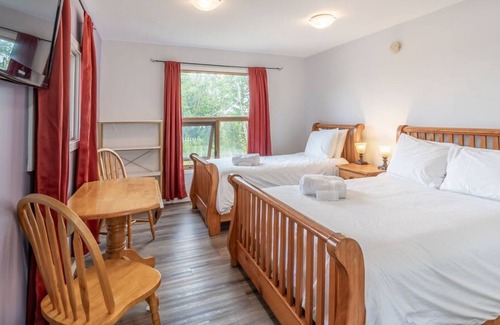 Yellowknife Cabin | NN - The Aurora Bayside Inn, Lake View Cabin