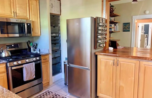 Temescal House | nnBoutique Garden Apartment -Temescal, Oakland - just 2 blocks from BART