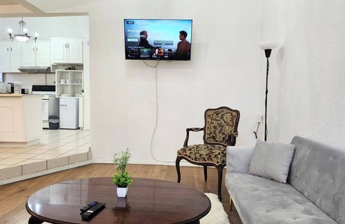 Valle Dorado House | nnComfortable 3-bdr 2-bth house in Ensenada, 7 mins from beach.
