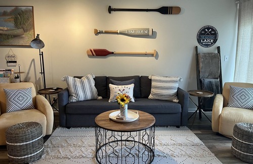 Lake Geneva Condo | nNewly Updated Modern, Spacious, and Cozy Condo- Right on the Lake!