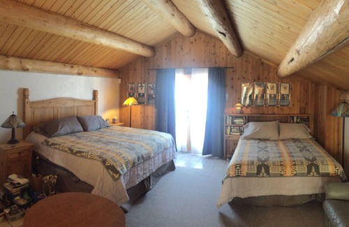 East Glacier Park Village Cabin | nnGreyWood… Awe Inspiring Authentic Log Home in East Glacier Park!