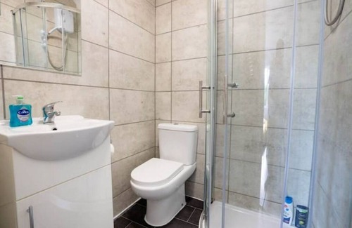 Aylesbury Apartment | No 02, Studio flat near Aylesbury station town