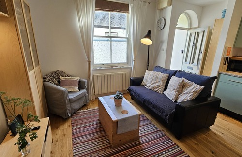 St. Mawes Cottage | No 1 - an apartment that sleeps 2 guests in 1 bedroom