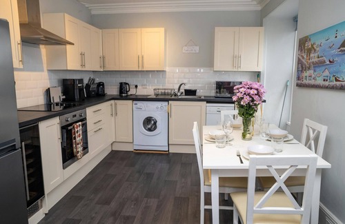 New Quay Apartment | No. 1 Cliffside, New Quay