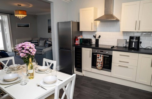 New Quay Apartment | No. 1 Cliffside, New Quay