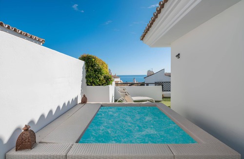 Puerto Banus Apartment | Nº 1 IN PUERTO BANUS, SEA VIEWS DUPLEX PENTHOUSE WITH PRIVATE HEATED POOL