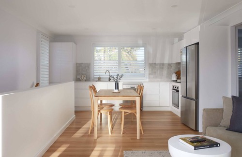 Nelson Bay House | No 1 Luana - pet friendly holiday townhouse