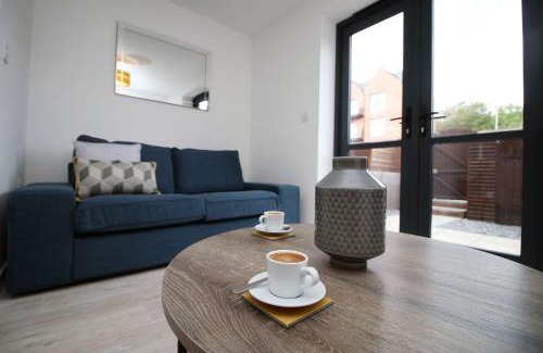 St. Thomas Apartment | No 1 Marina Walk by SSW 3BR, Free Parking, Sleeps 5 Close to Marina, City Centre, Beach and M4