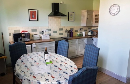 Breedon on the Hill Cottage | No.1 Meynell Mews king/twin room