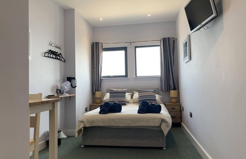 Saundersfoot Hostel | No. 1 Ocean Cabins - Saundersfoot Harbour