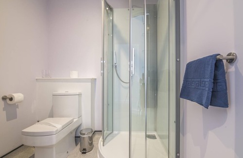 Saundersfoot Hostel | No. 1 Ocean Cabins - Saundersfoot Harbour