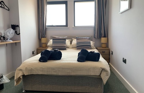 Saundersfoot Hostel | No. 1 Ocean Cabins - Saundersfoot Harbour