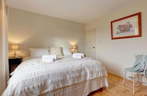Swaffham House | No 1 Sparham Hall - Norfolk Cottage Agency