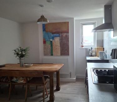 Fenny Stratford House | No 1 Staplehall Road - Beautiful Home