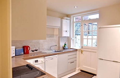 Knutsford Apartment | No. 1 The Manse - 2 bedroom apartment overlooking Knutsford's Heath