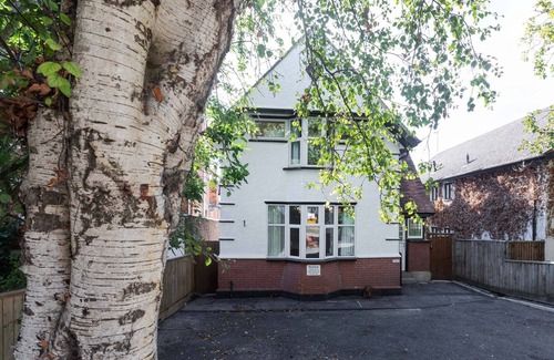 Oxford Apartment | No.192 Oxford - Studio Apartment with Garden View