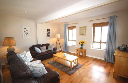 Clifden House | No 2 Clifden Court luxurious 2 bedroom townhouse