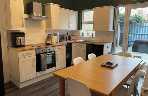 Newent House | No. 2 High Street, Newent – characterful Victorian house