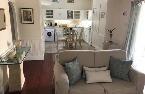 Porters Villa | NO. 2 Porters Court, 4 mins away from the beautiful sandy beaches.