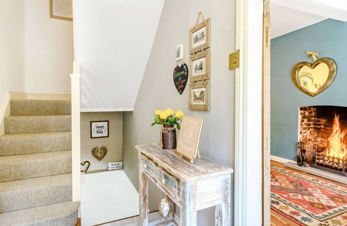 Uppingham House | NO 2 QUEEN STREET, family friendly, with open fire in Uppingham
