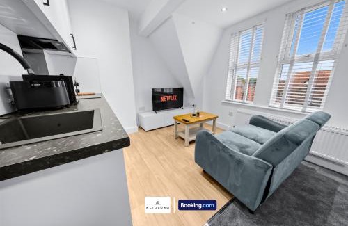 Burnham-on-Sea House | No 26 6 Bedroom House By AltoLuxoExperience Short Lets & Serviced Accommodation With Free Wifi