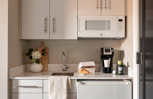 Back Bay West Apartment | No. 284 powered by Sonder | King Room+