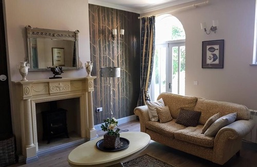 Breedon on the Hill Cottage | No.3 Meynell Mews king/twin room
