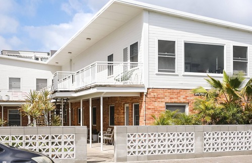 Shoal Bay Apartment | No 3 ShoalHaven - family holiday apartment in Shoal Bay