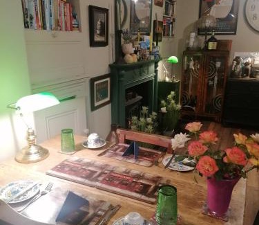 Aberdare Bed & Breakfast | No. 30