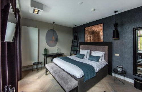 Helmersbuurt Hotel | No. 377 House