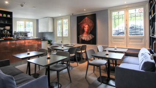 Helmersbuurt Hotel | No. 377 House