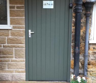 Castle Cary Apartment | @ No.4