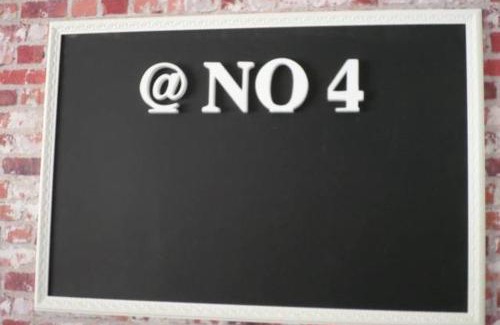 Castle Cary Apartment | @ No.4