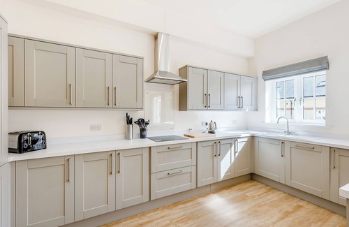 Felton Cottage | No 4 - Kempton Park - UK47939