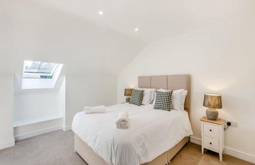 Felton House | No 4 - Kempton Park - Uk47939