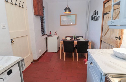 Berwick-upon-Tweed Cottage | NO.4, pet friendly, with open fire in Beal
