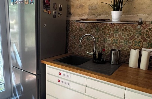 Arles City Centre Apartment | No. 5 - Historic apartment in the heart of the old centre with private garden