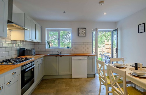 Foxley House | No.6 Deer Glade - Two Bedroom House, Sleeps 4