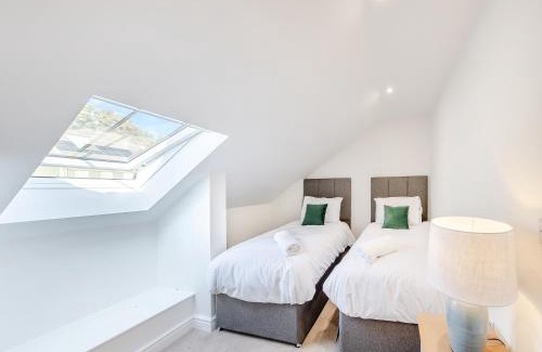 Felton House | No 8 - Goodwood - Uk47941
