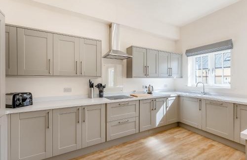 Felton House | No 9 - Haydock - Uk47938