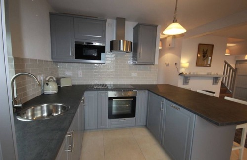 Ballyconneely House | No 9 Leitirshask, Ballyconneely - Full Of Country Living Chic.