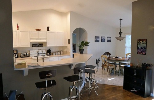 Trafalgar Villa | * No additional costs for electricity, pool heating, pool use and internet *