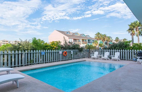 Sand Point House | No Agenda Hacienda home